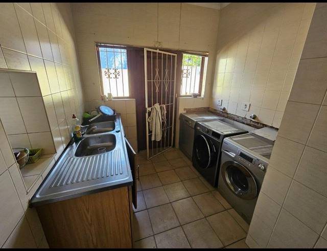 5 BEDROOM HOUSE FOR SALE IN UMHLANGA RIDGE